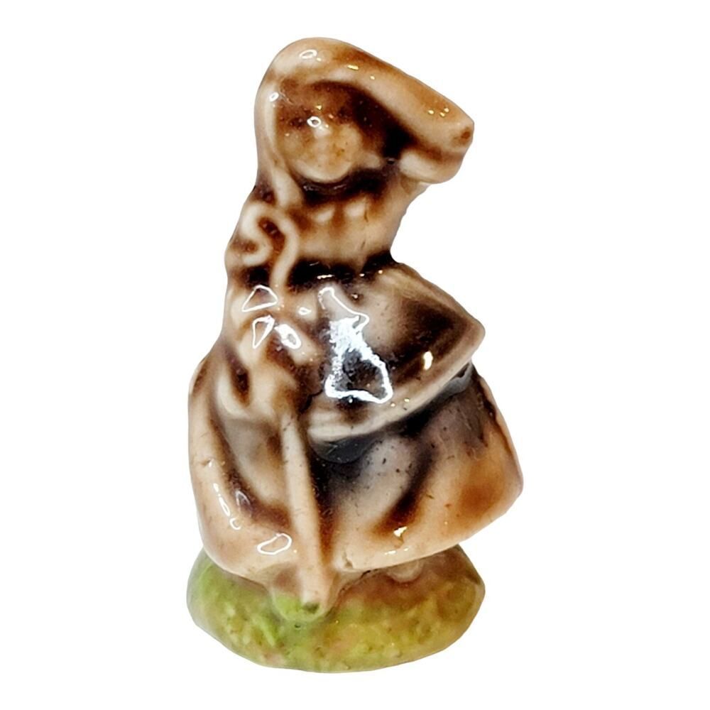 Wade Whimsies Nursery Rhyme "Little Bo-Peep" Figurine Red Rose Tea '71-79